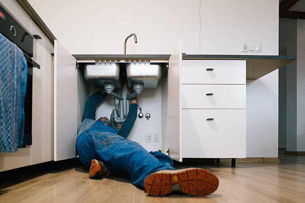 Professional Plumbing technician working in Mount Pleasant, TN
